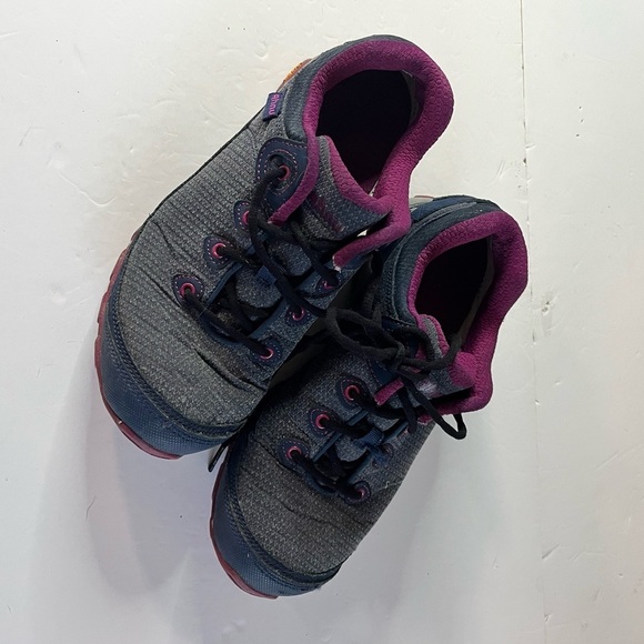 Ahnu by Teva Women’s Waterproof Hiking Shoes | Approx. Size 9-9.5 | Vibram Sole - Picture 14 of 14